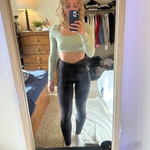 black wunder train lululemon leggings with drawstring, only worn once! size 6